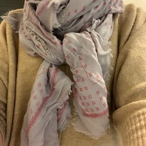 👯‍♀️BOGO👯‍♀️ Large fringed scarf or shawl